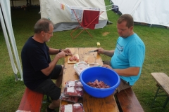 Das Abendessen wird vor dem Mittagessen vorbereitet