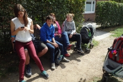 Kurze Pause mit Nahrungsaufnahme